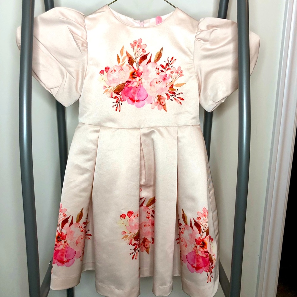 PALE PINK FLORAL PRINT PLEATS & SHORT DRESS